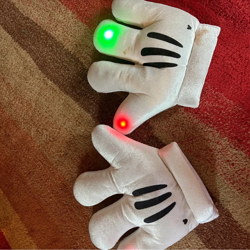 Disney White and Black Kids Mittens